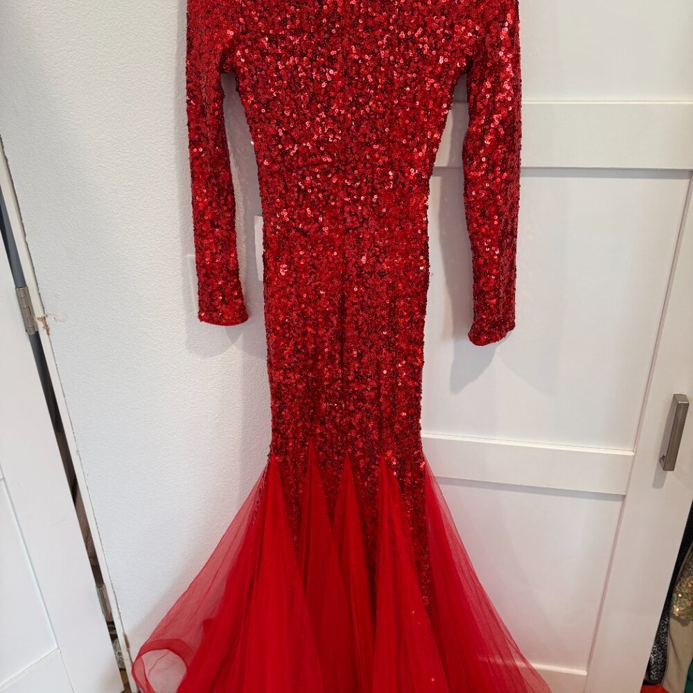 V Neck Long Sleeve Mesh Insert Sequin Mermaid Dress. SZ XS. RED. (3285)